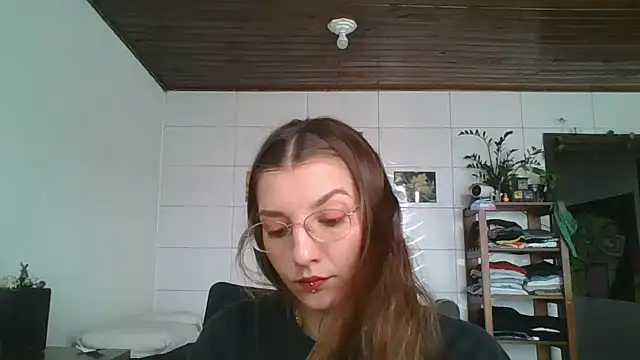 SweetyBabyDemon online show from October 9, 2025, 1:44 pm