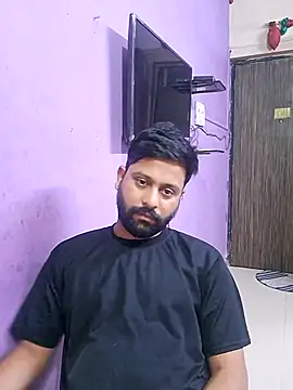 GlassBarge9 online show from March 7, 2025, 7:05 pm