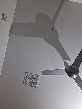 gorgeous11 online show from December 21, 2025, 2:57 am