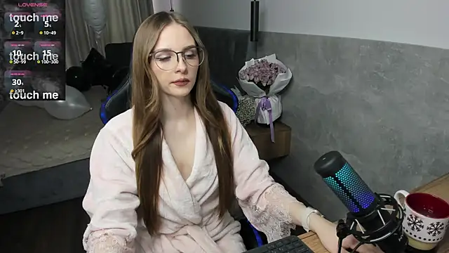 MCfly 11 online show from February 22, 2026, 1:24 pm