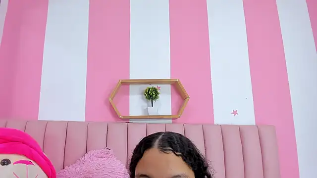 ISABELLA 020 online show from March 9, 2026, 12:30 pm