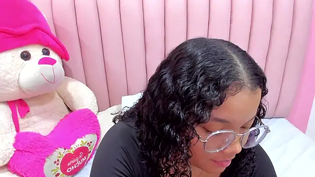 ISABELLA 020 online show from September 20, 2025, 3:06 pm