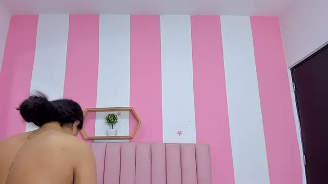 ISABELLA 020 online show from February 26, 2026, 12:38 pm