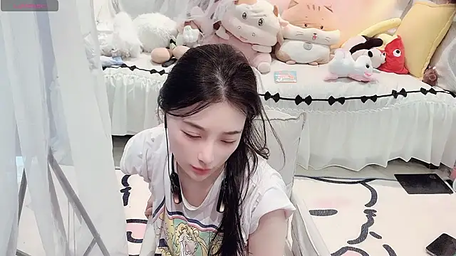 AKiKi711 online show from July 28, 2026, 5:04 am