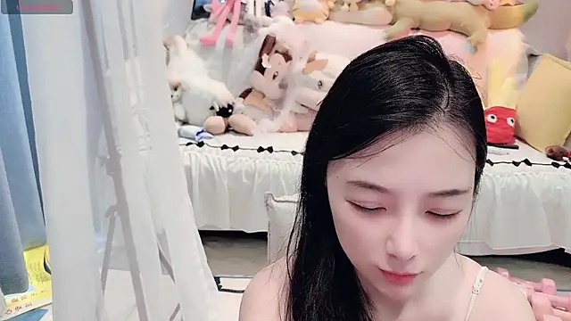 AKiKi711 online show from July 19, 2026, 5:16 am