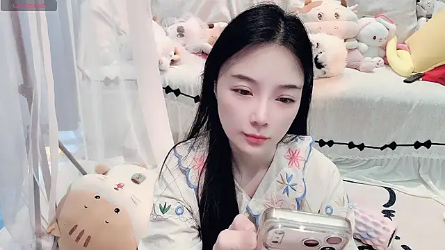 AKiKi711 online show from June 14, 2026, 4:46 am