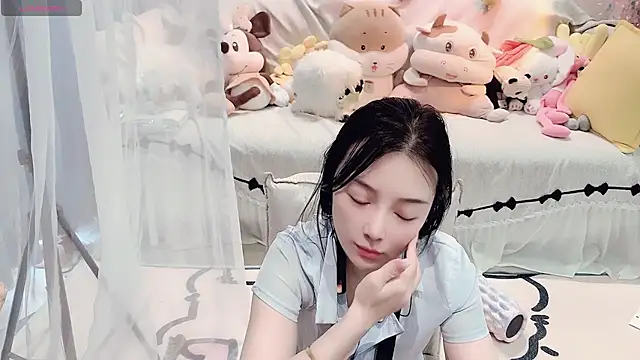 AKiKi711 online show from July 13, 2026, 5:07 am