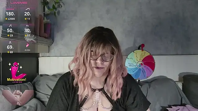 Lola-squirt online show from January 6, 2025, 10:58 pm