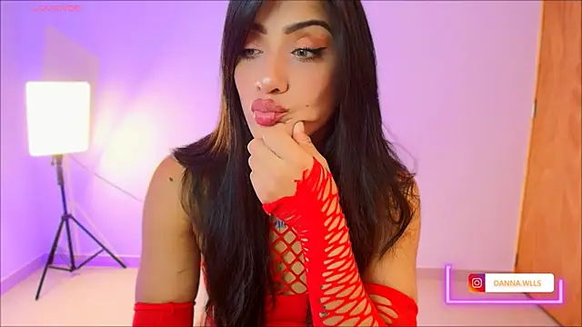 Dannawells online show from June 10, 2026, 1:07 am