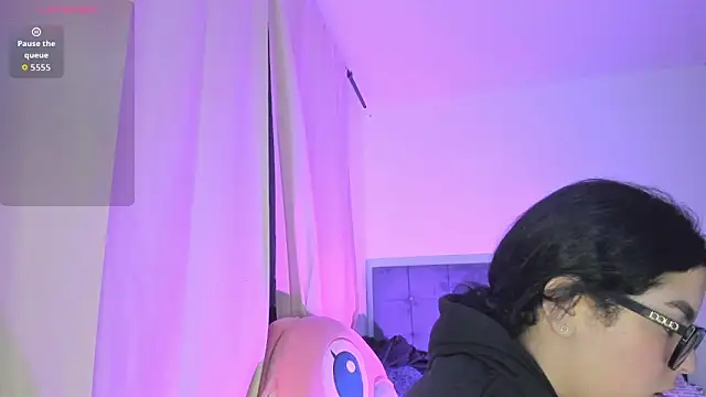 Kylie2211 online show from June 11, 2026, 1:16 am