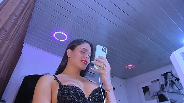 LatinVenuz online show from March 2, 2025, 5:01 am