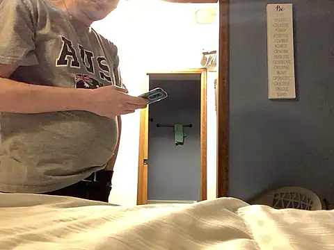 Hebrewhammers42 online show from January 28, 2025, 1:08 am