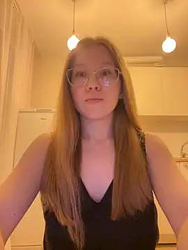 Eva Weyne online show from October 22, 2025, 6:29 pm