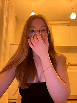 Eva Weyne online show from November 13, 2025, 7:40 pm