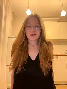 Eva Weyne online show from November 15, 2025, 8:13 pm