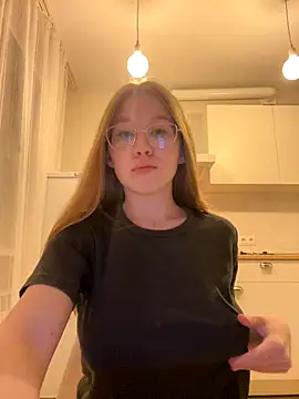 Eva Weyne online show from November 1, 2025, 7:41 pm