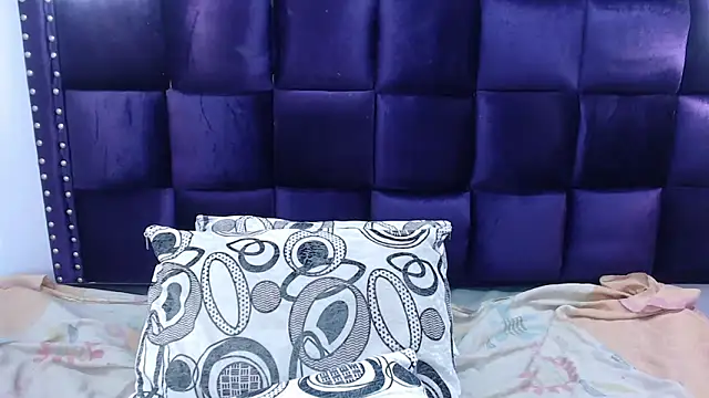 LindaKardi online show from September 27, 2025, 4:24 pm