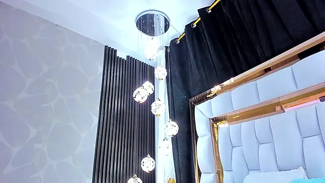 Snapshot of SarayRoyse chatting on February 7, 2026, 7:44 pm SarayRoyse online show from February 7, 2026, 7:44 pm