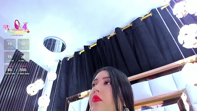 Snapshot of SarayRoyse chatting on March 4, 2026, 7:32 pm SarayRoyse online show from March 4, 2026, 7:32 pm