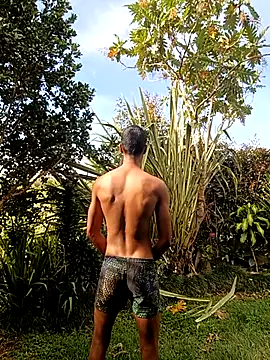 Snapshot of DEMARCOUS_NM chatting on October 27, 2025, 8:10 pm DEMARCOUS NM online show from October 27, 2025, 8:10 pm