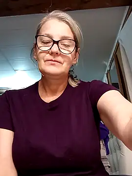 irinamaux online show from October 26, 2025, 6:14 am