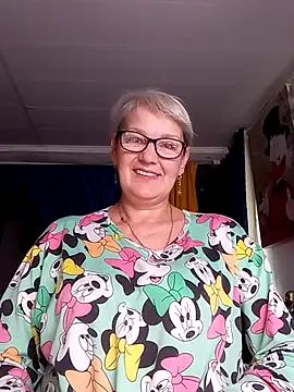 irinamaux online show from June 4, 2026, 6:51 am