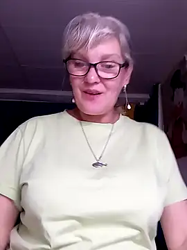 Snapshot of irinamaux chatting on July 12, 2026, 5:25 pm irinamaux online show from July 12, 2026, 5:25 pm