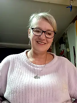 irinamaux online show from May 31, 2026, 5:02 am