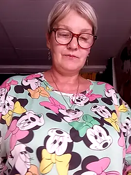 Snapshot of irinamaux chatting on July 18, 2026, 5:27 am irinamaux online show from July 18, 2026, 5:27 am
