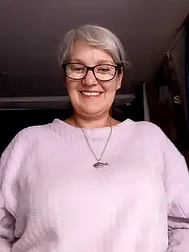 Snapshot of irinamaux chatting on June 13, 2026, 7:12 pm irinamaux online show from June 13, 2026, 7:12 pm