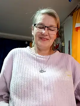 irinamaux online show from April 28, 2026, 7:13 am