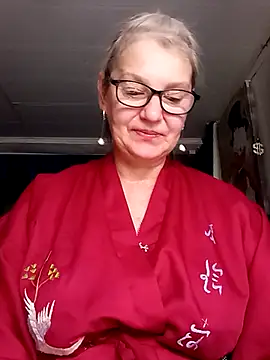 irinamaux online show from June 17, 2026, 6:46 am