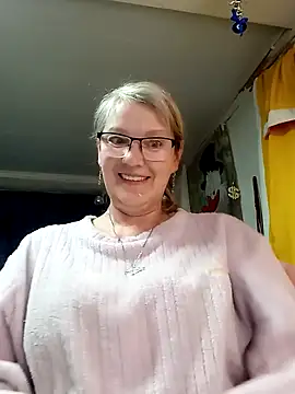irinamaux online show from April 30, 2026, 1:01 am