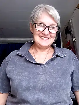 Snapshot of irinamaux chatting on June 28, 2026, 2:01 pm irinamaux online show from June 28, 2026, 2:01 pm