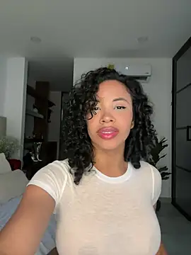 Brunettexio online show from March 9, 2025, 7:48 pm