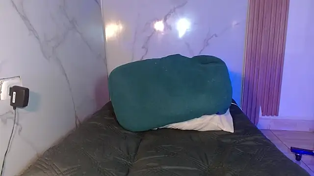 mollyguns online show from February 22, 2026, 8:21 pm