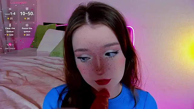 lexxxxxxi online show from October 2, 2025, 6:11 pm