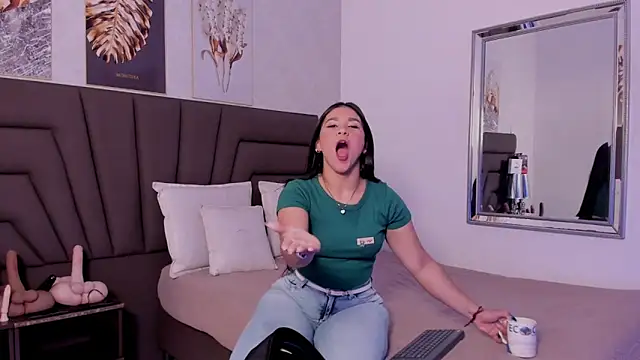 Sofi Perez  online show from October 11, 2025, 11:22 am