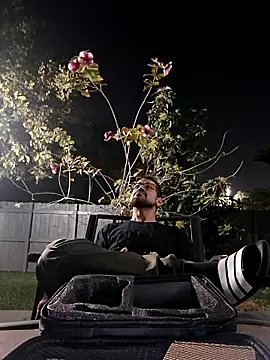 Zander823 online show from February 16, 2026, 1:59 am