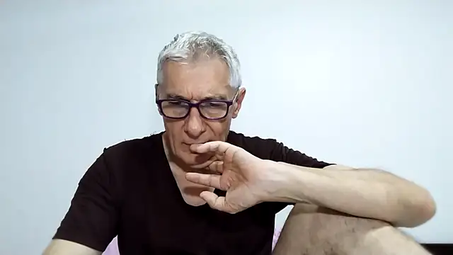 BIGUNCUTHARDCOCK online show from April 23, 2026, 12:39 am