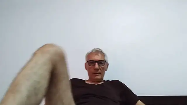BIGUNCUTHARDCOCK online show from August 3, 2026, 9:59 am