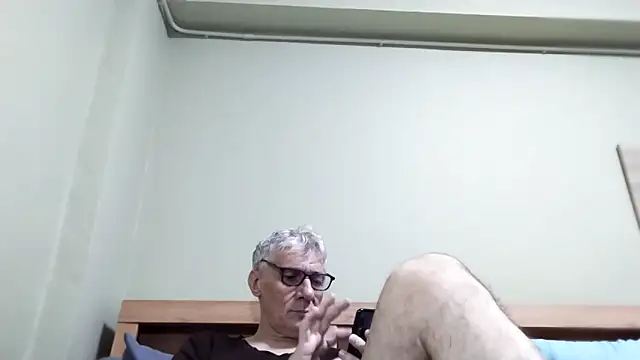 BIGUNCUTHARDCOCK online show from November 10, 2025, 2:33 pm