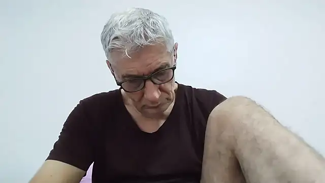 BIGUNCUTHARDCOCK online show from June 10, 2026, 1:29 am