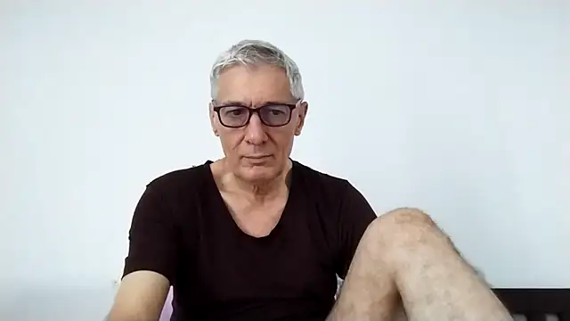 BIGUNCUTHARDCOCK online show from May 3, 2026, 12:16 am
