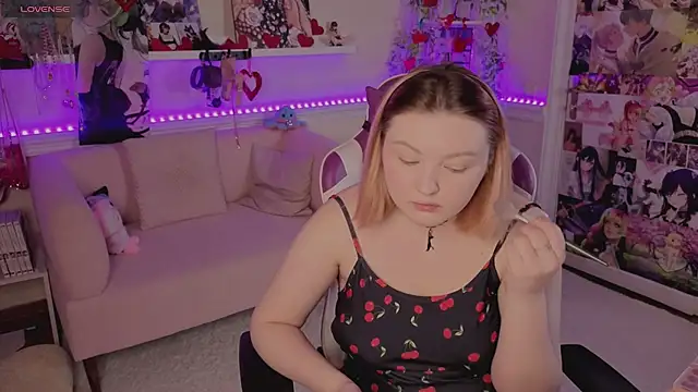 Snapshot of Unholy_Lady chatting on February 15, 2026, 6:36 am Unholy Lady online show from February 15, 2026, 6:36 am