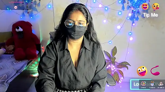 Love Winss online show from September 13, 2025, 5:02 pm