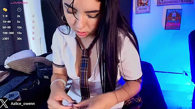 Aliceowenn online show from November 15, 2025, 7:07 pm