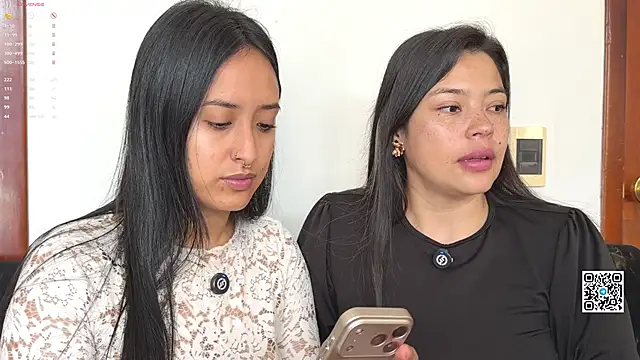 Snapshot of 2SummerLove1 chatting on March 22, 2026, 3:46 pm 2SummerLove1 online show from March 22, 2026, 3:46 pm