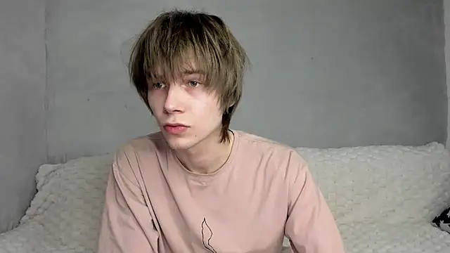 Makentoshi  online show from November 21, 2025, 12:20 am