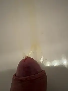 Snapshot of spanner91111 chatting on March 7, 2025, 9:27 pm spanner91111 online show from March 7, 2025, 9:27 pm